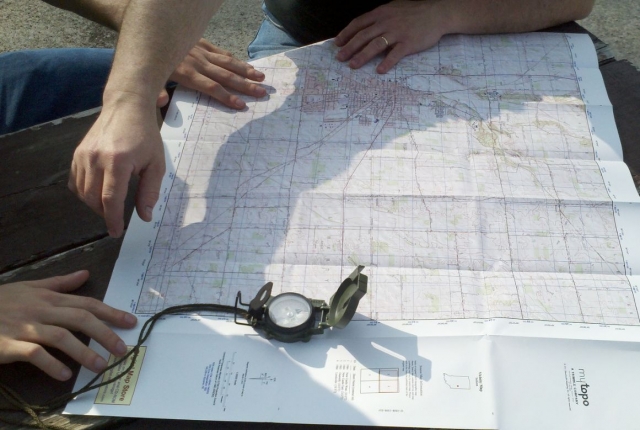 Utilizando mapa y brujula
